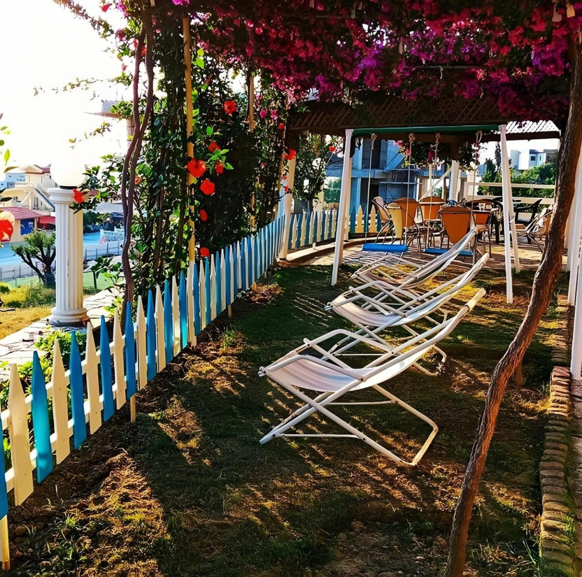 Hotel Sirena Radhimë Exteriör bild
