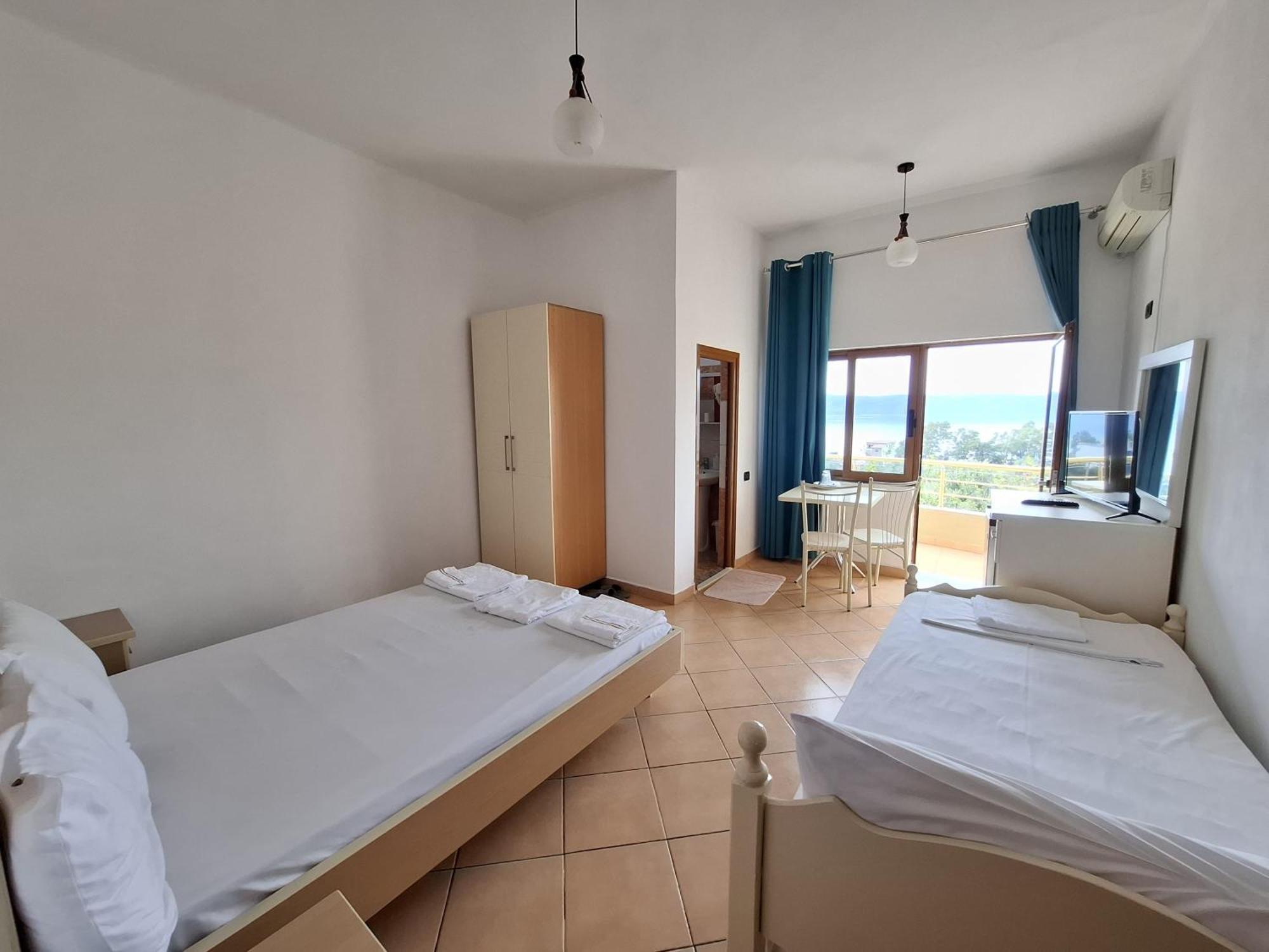 Hotel Sirena Radhimë Exteriör bild