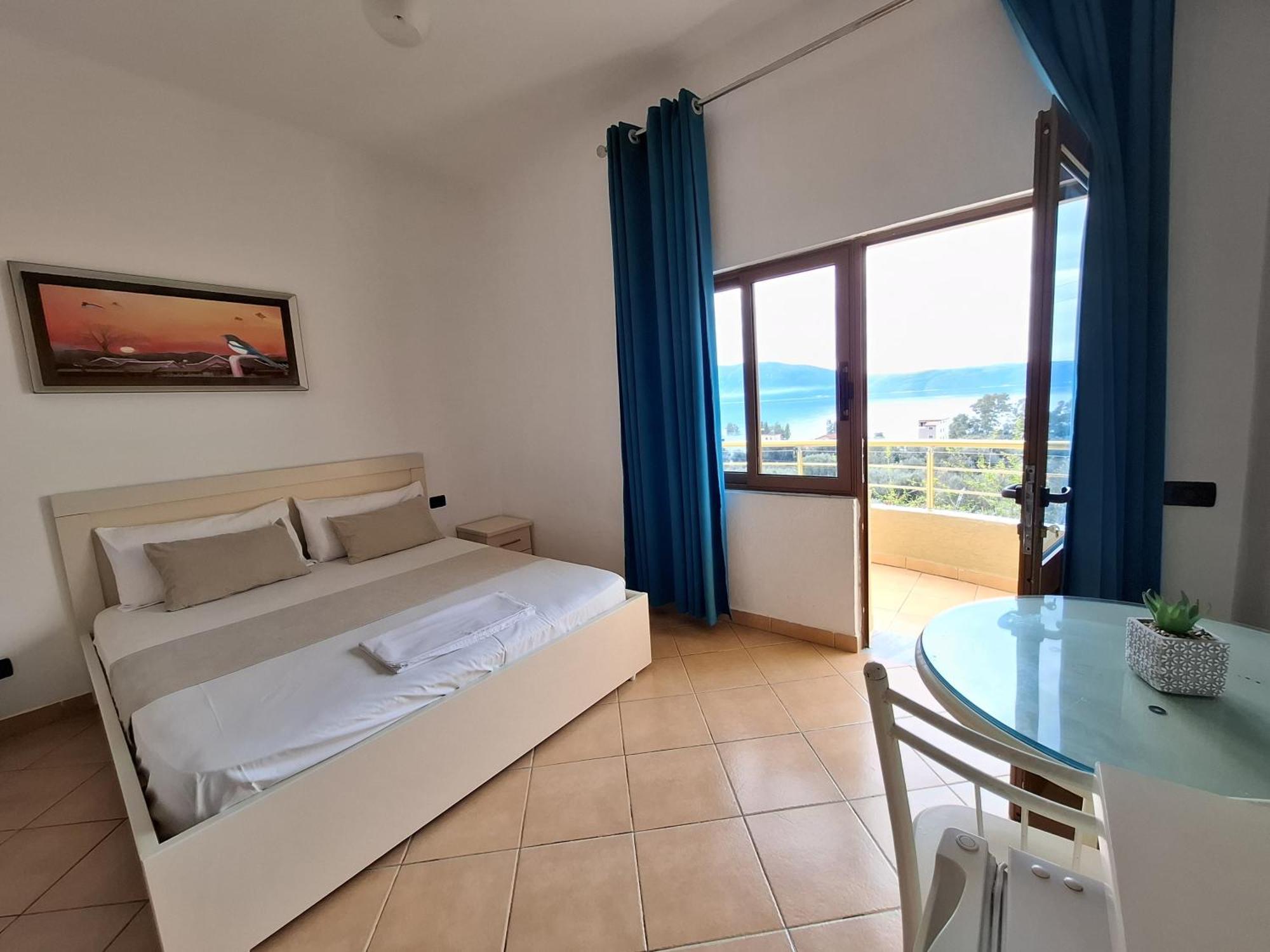 Hotel Sirena Radhimë Exteriör bild