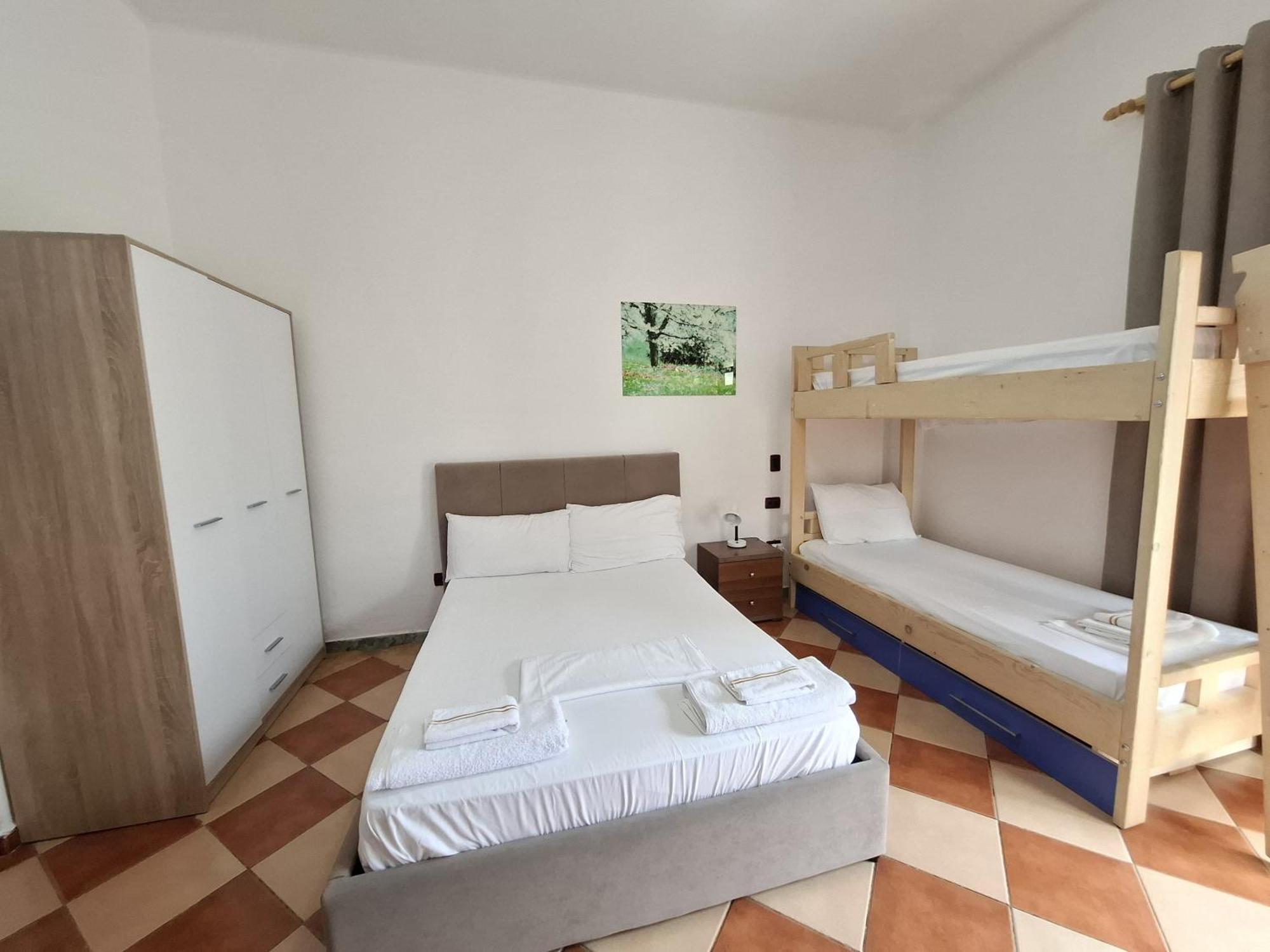 Hotel Sirena Radhimë Exteriör bild