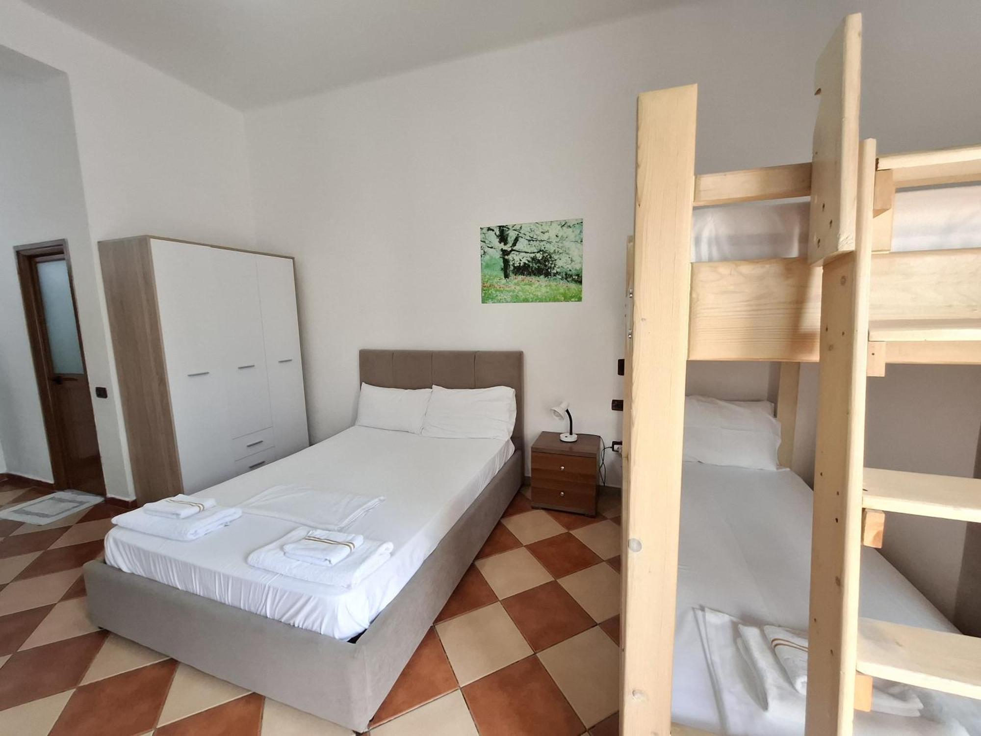 Hotel Sirena Radhimë Exteriör bild