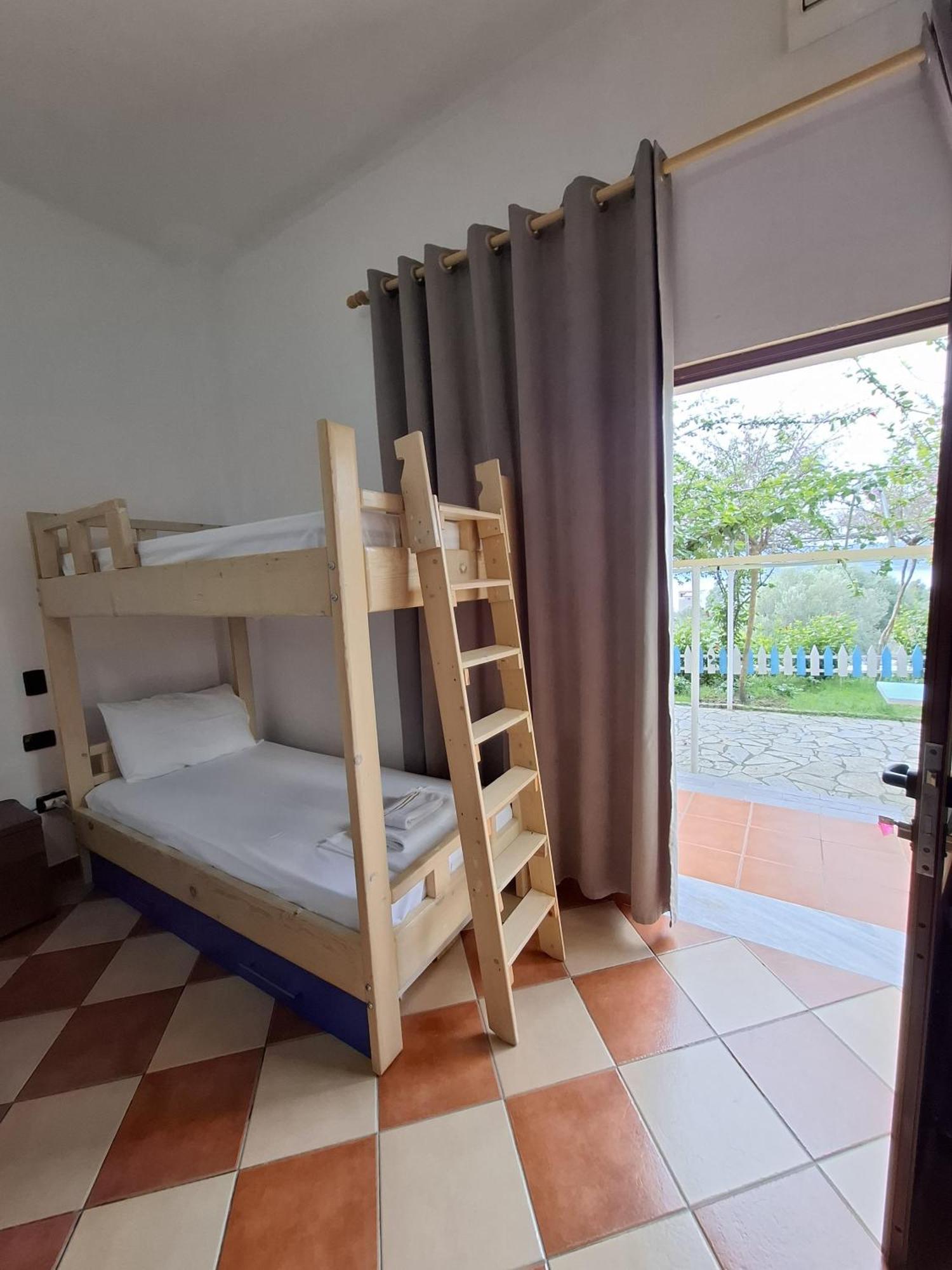 Hotel Sirena Radhimë Exteriör bild